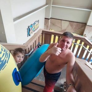 Meet your Posher, Lee